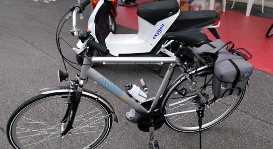 Bici a pedalata assistita-Foto da imagoeconomica