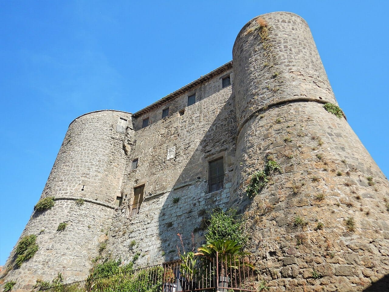 La Rocca d Ronciglione-Autore Albarubescens Foto da wikipedia