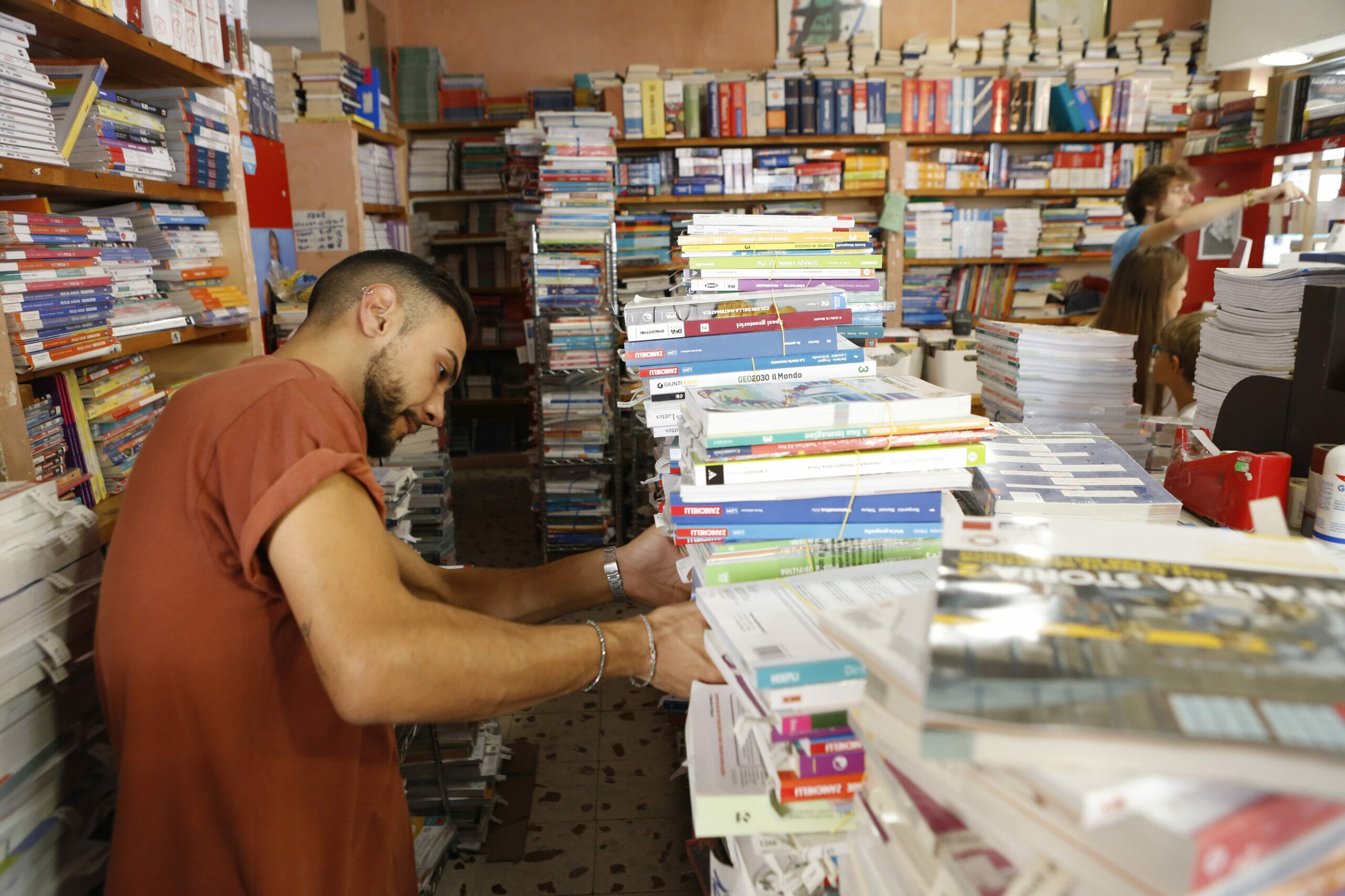 Libri-Foto da imagoeconomica