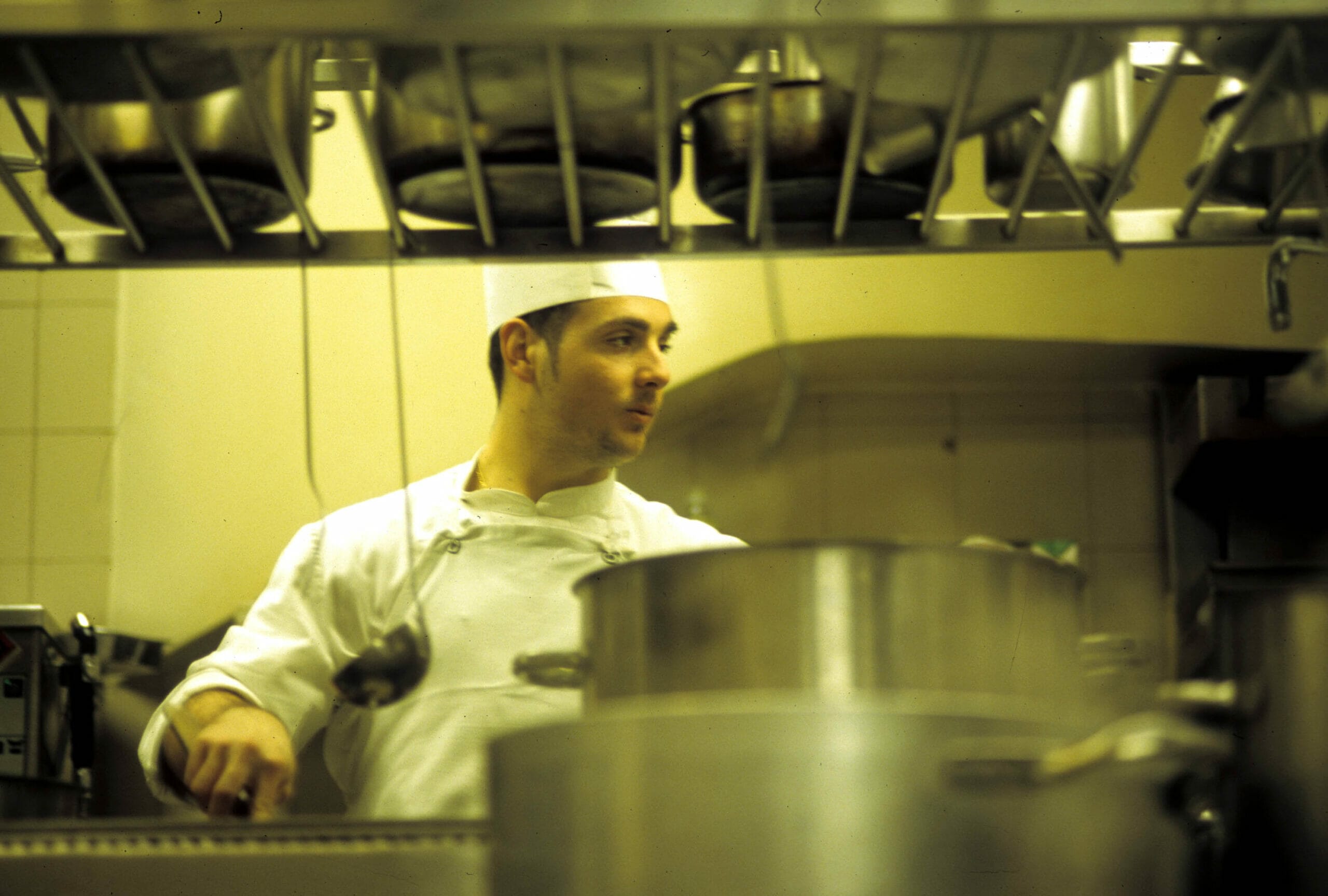 Risparmiare cucinando in padella-Foto da imagoeconomica