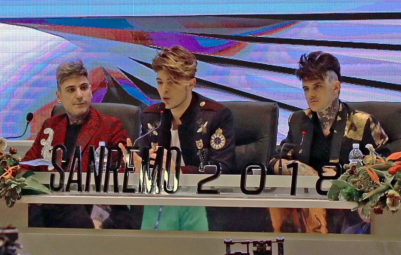 The Kolors-Foto di Zdravkopetrv Ritagliata e ritoccata da Daniele-Foto da wikipedia