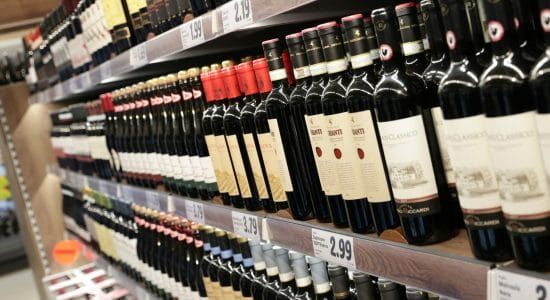 Consigli per scegeliere il vino giusto-Foto da imagoeconomica