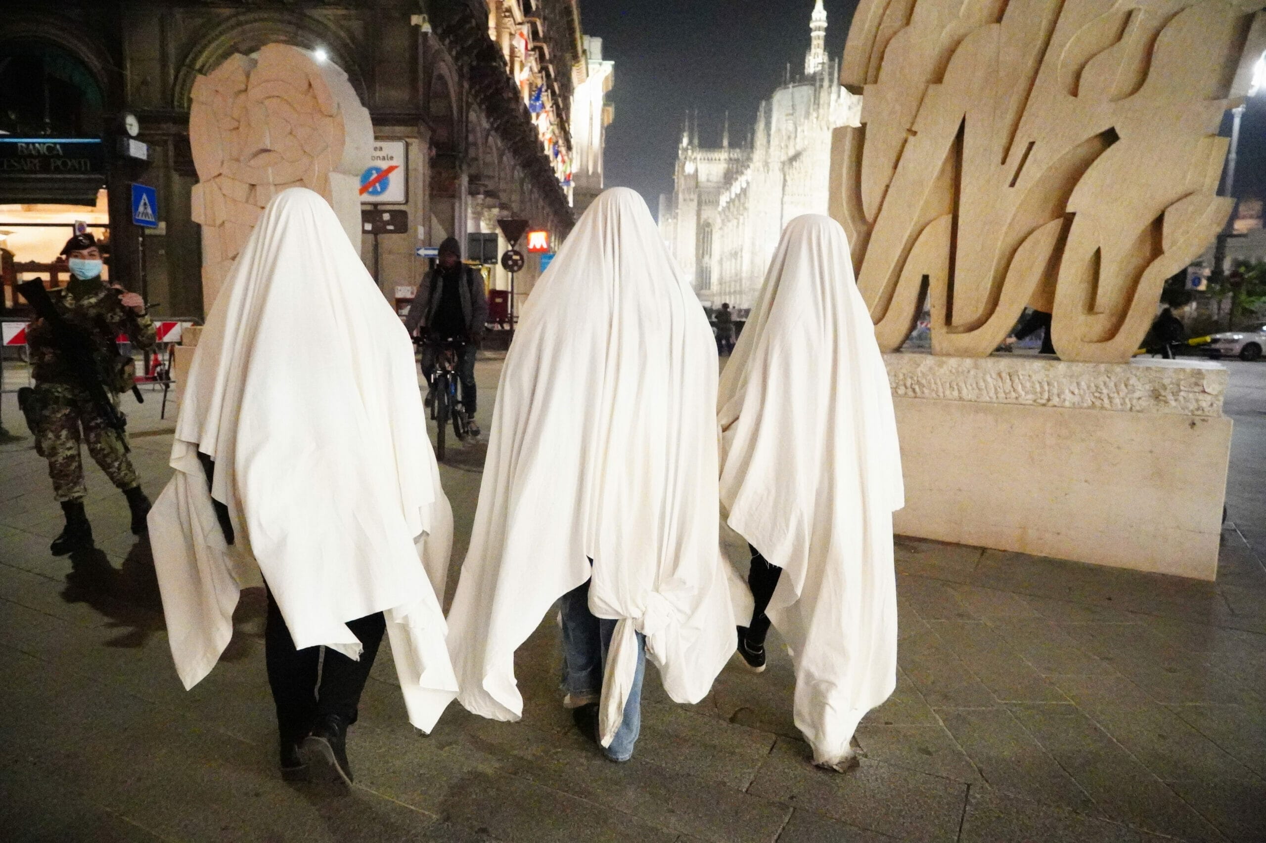 Halloween a Milano-Foto da imagoeconomica