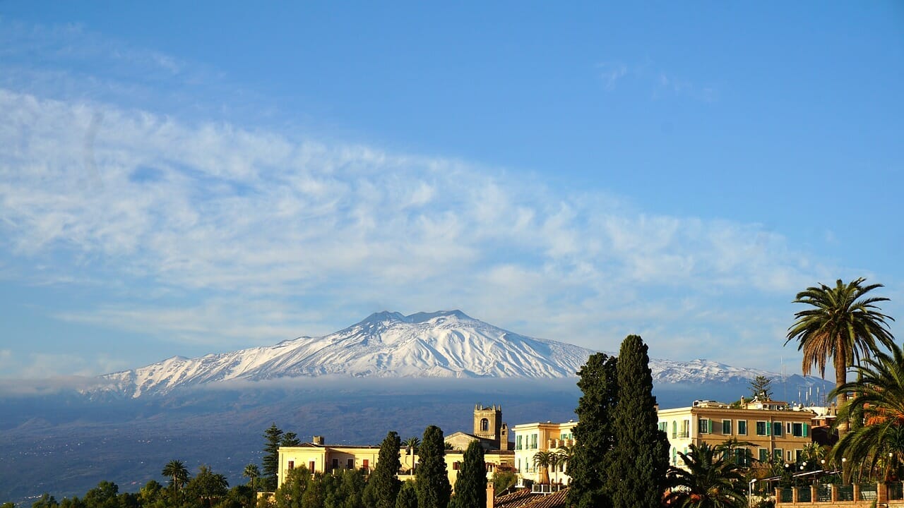 Il vulcano Etna in Sicilia-Foto da pixabay.com