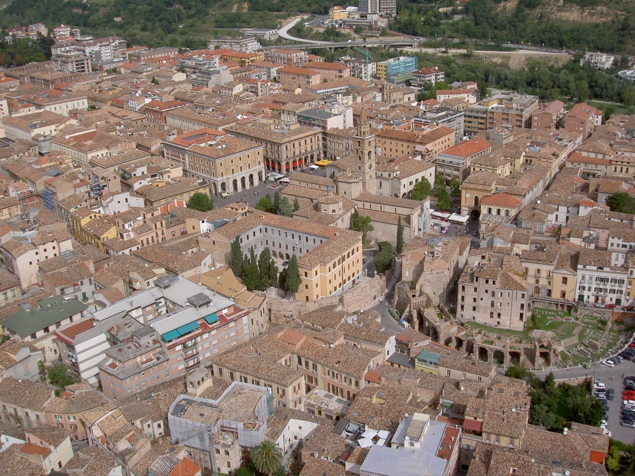 Teramo dall'alto-Foto da wikipedia
