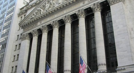 Wall Street è in bilico-Foto da imagoeconomica
