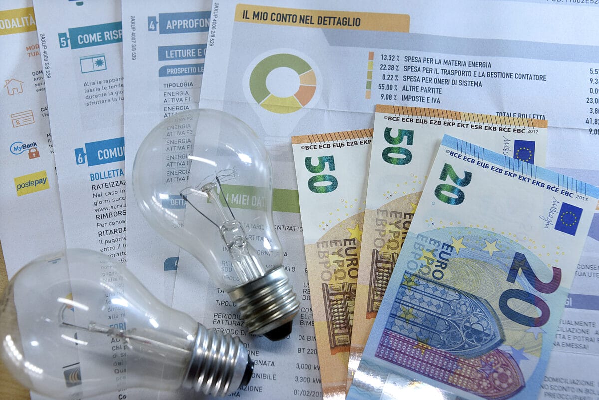 Quanto si spende in un anno di bolletta per gli elettrodomestici-Foto da imagoeconomica