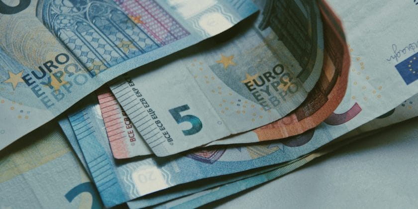 Settimana difficile per l'euro contro il dollaro