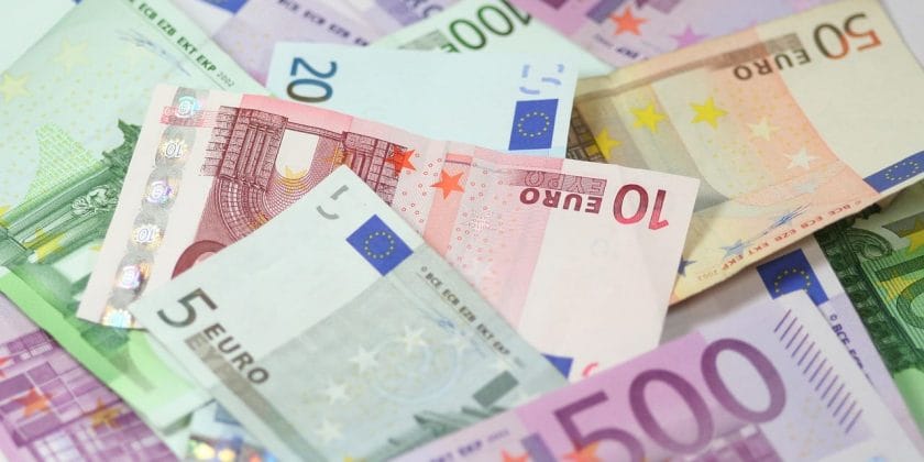 Per l'euro inizia male il 2024 contro il dollaro