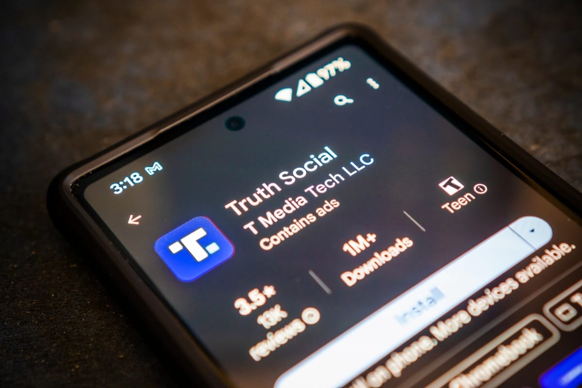 Trump Media, azioni salgono dell'8% dopo l'annuncio di Trump di entrare nei servizi finanziari, è il momento di investire?