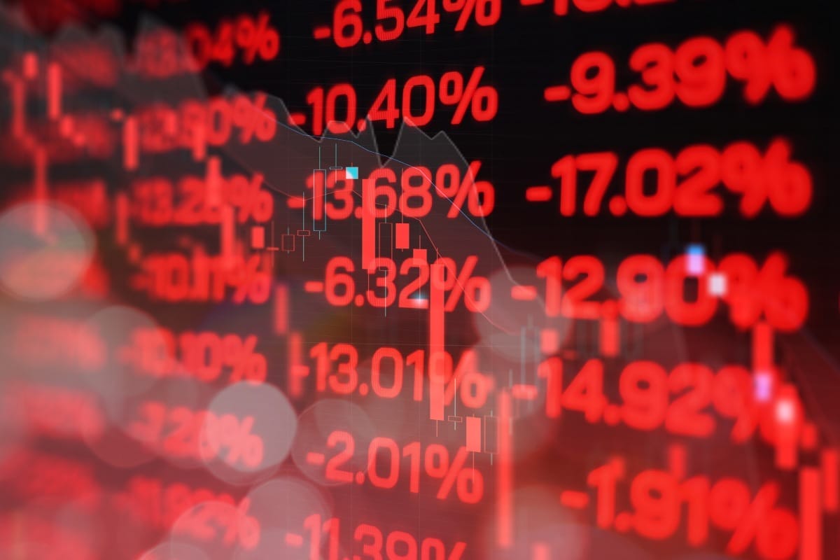 FTSE MIB apre col segno negativo con Trump che si prende beffa dei Mercati, l'Oro riprende la corsa, BCE 'pronta a tutto', crollano i titoli degli alcolici