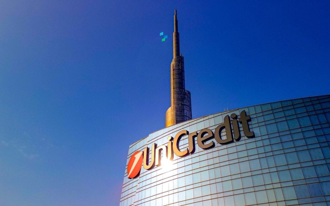 Unicredit: continua la scalata in Commerzbank, grazie al cambio di rotta al Governo e un colpo di scena dagli USA