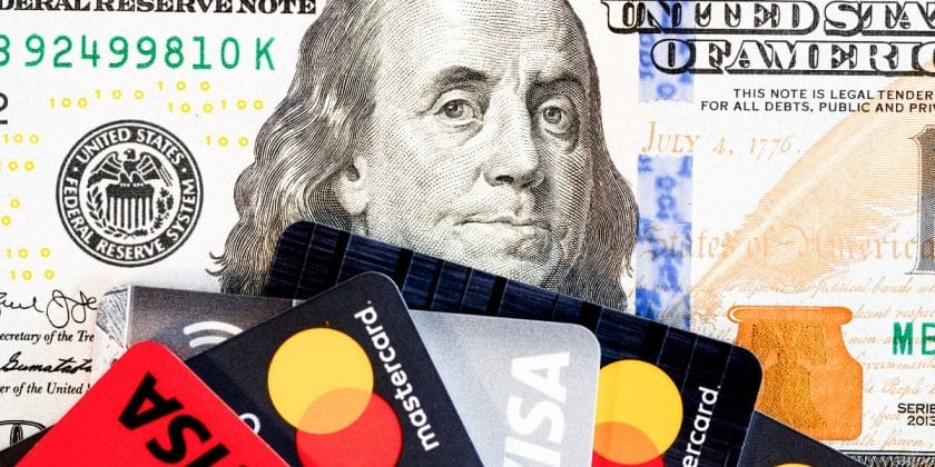 Incubo carte di credito, arrivano le maxi commissioni? Ci toccherà per forza usare l'Euro digitale (e addio privacy)