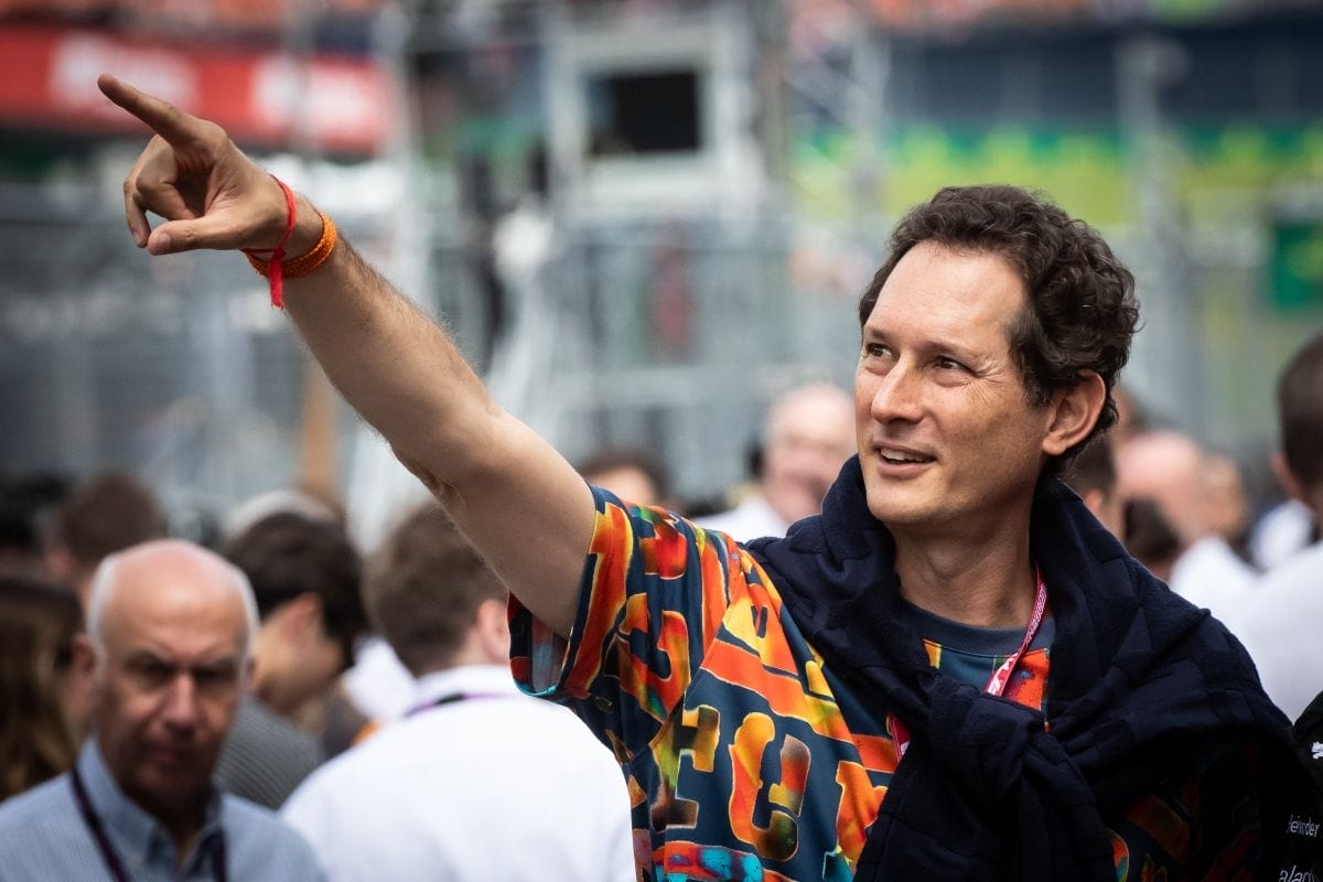 john-elkann-vende-iveco