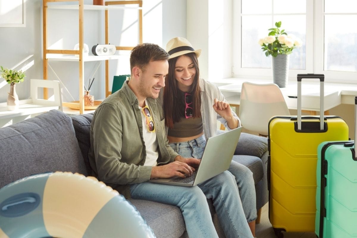 Il momento ideale per prenotare le vacanze esiste: coglilo al volo con questi trucchetti e risparmia fino a 200 euro!