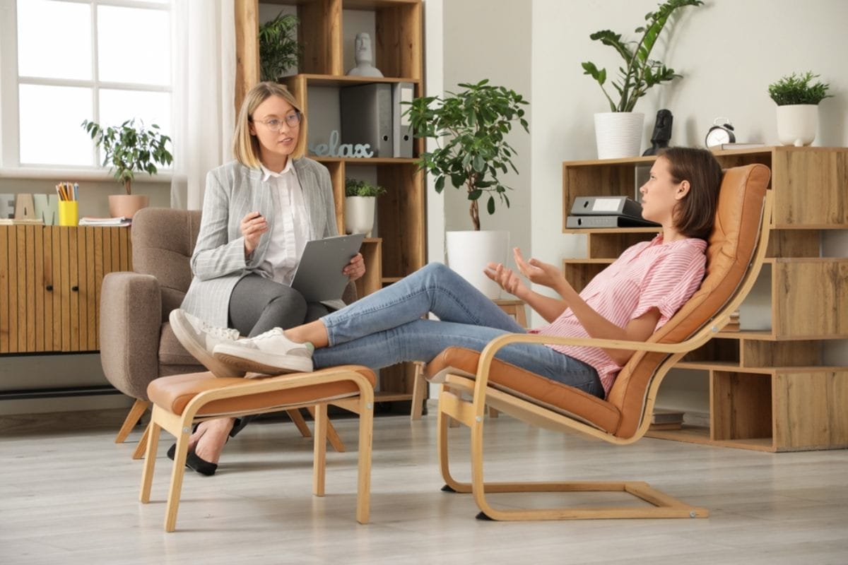 Una seduta dallo psicologo può costare fino a 140 euro, ma esiste un modo per risparmiare senza rinunciare alla salute mentale